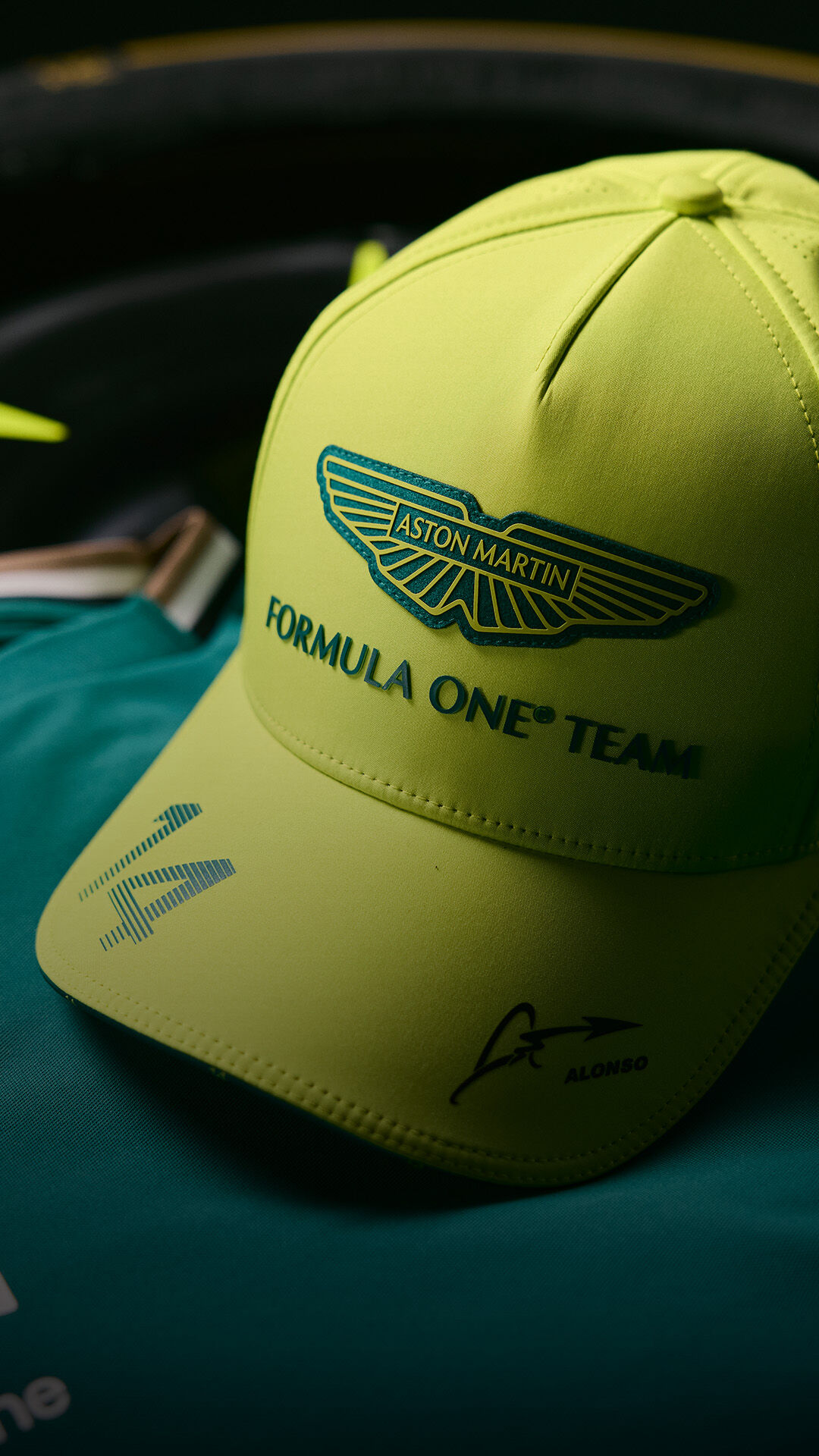 Shop | Fernando Alonso 400 Poster black | Aston Martin F1 Team